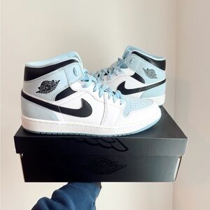 NEW with Box Air Jordan 1 Mid SE